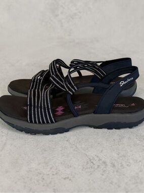 Skechers Reggae Slim Forget-Me-Knot Strappy Sandals - Navy - Size 7/7.5